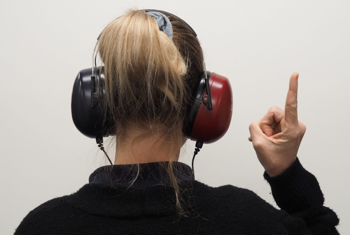 penyebab pendengaran berkurang drastis
