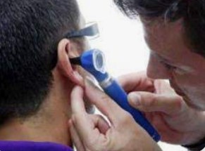efek infeksi telinga