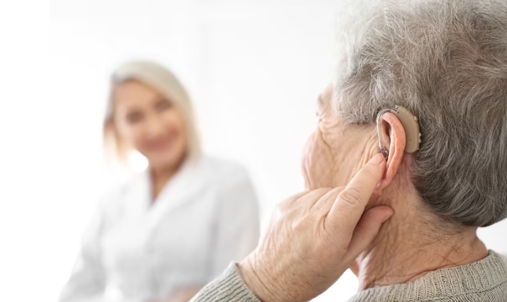 alat bantu pendengaran untuk lansia